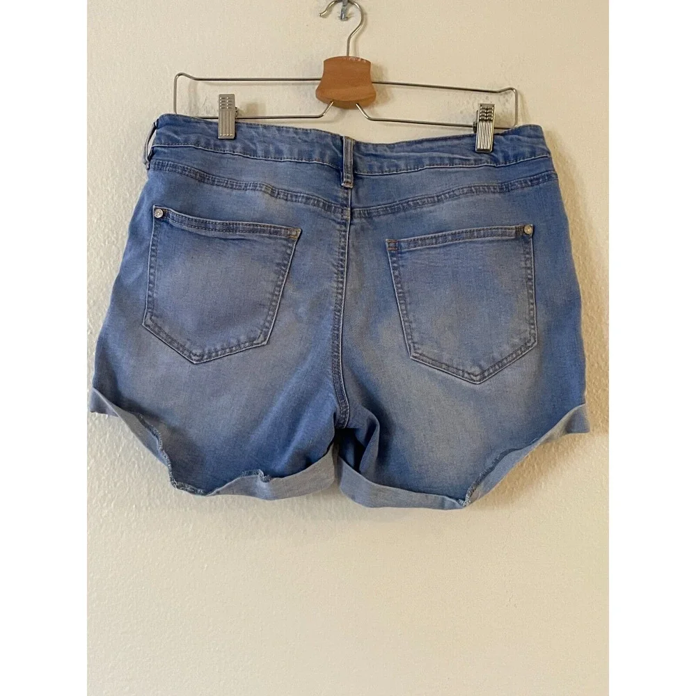 Refuge Women's‎ Rolled Cuffed Hem Blue Denim Jean Shorts